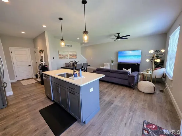 $379,999 | 101 Woodline Court, St. Peters, MO 63376