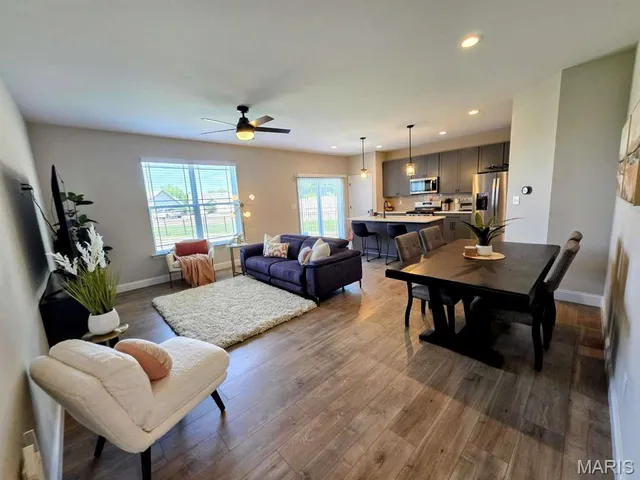 $379,999 | 101 Woodline Court, St. Peters, MO 63376