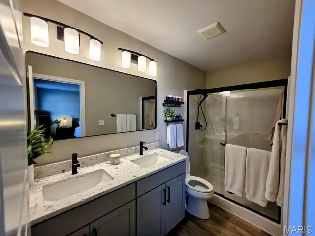 $379,999 | 101 Woodline Court, St. Peters, MO 63376