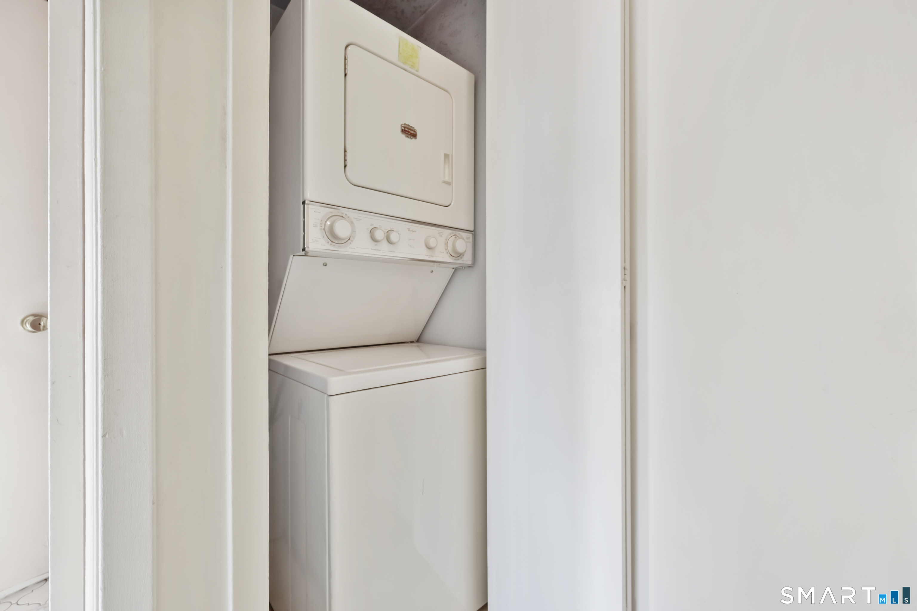 61 Riverside Avenue, Unit 14 Stamford, CT 06905 - Photo 11 of 27