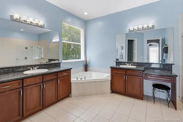 $1,200,000 | 4811 Southwest Long Bay Drive, Palm City, FL 34990