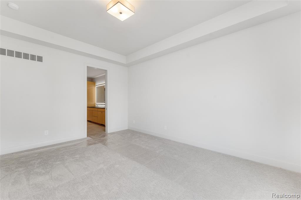 53 South Trail Court Troy, MI 48083 - Photo 14 of 43