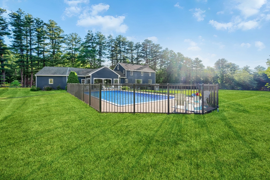 11 Lawndale Road Tyngsborough, MA 01879 - Photo 5 of 40