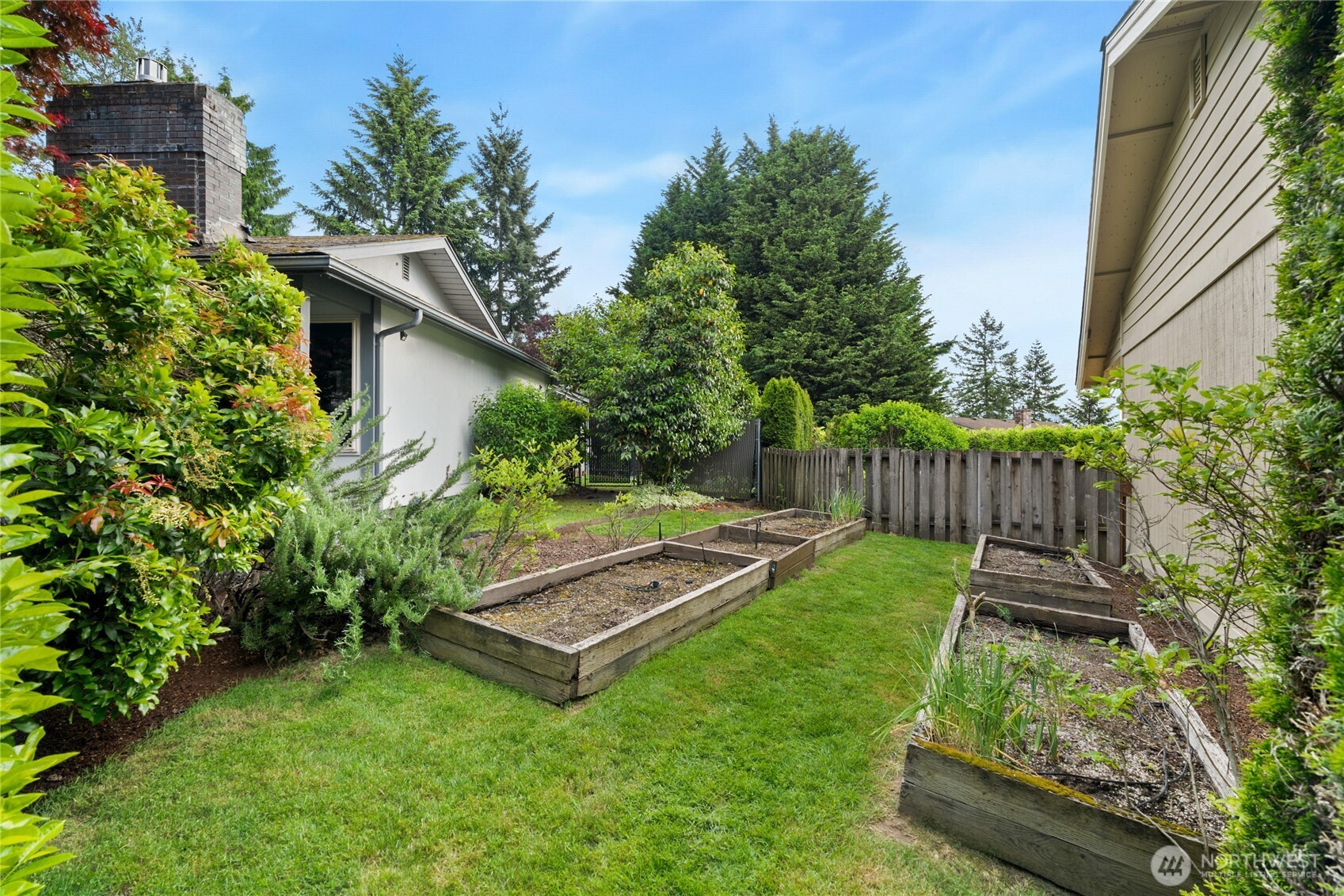 2017 Jones Circle Southeast Renton, WA 98055 - Photo 35 of 40 Gallery Image 35