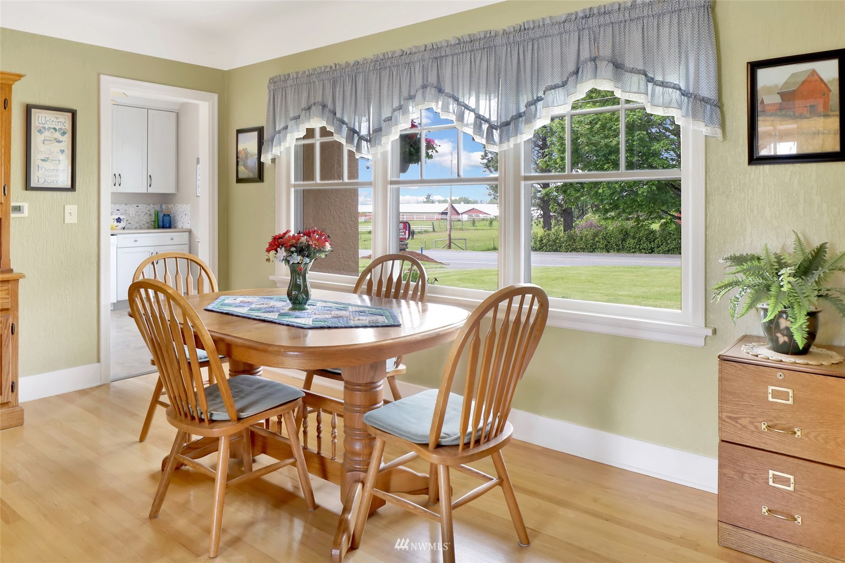 539 East Smith Road Bellingham, WA 98226 - Photo 8 of 40 Gallery Image 8