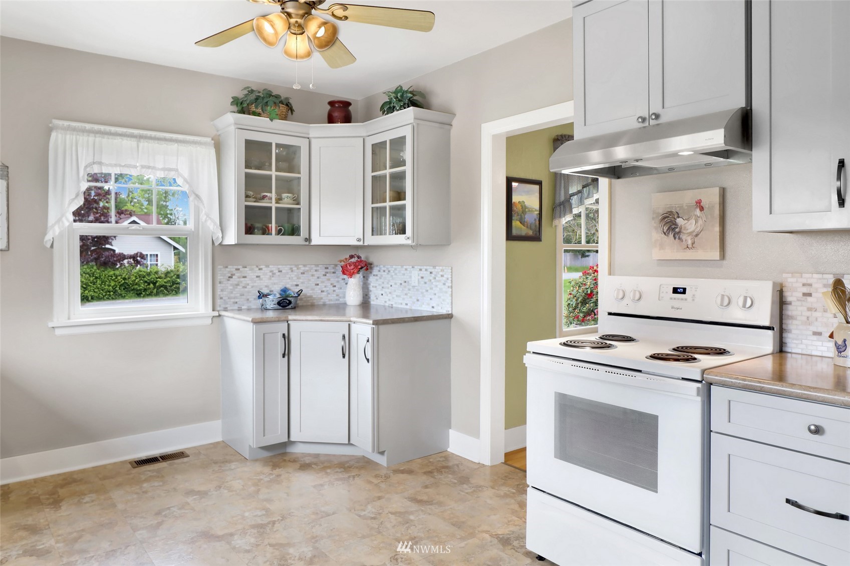 539 East Smith Road Bellingham, WA 98226 - Photo 9 of 40 Gallery Image 9
