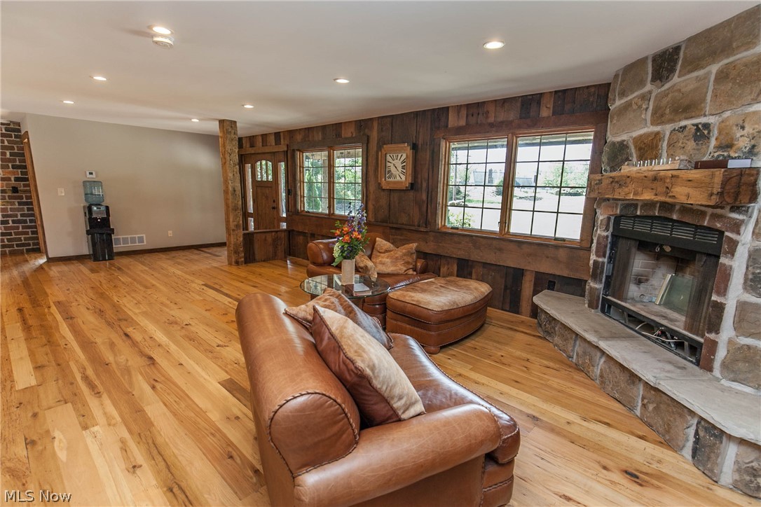 3991 Ridgewood Road Akron, OH 44321 - Photo 7 of 35