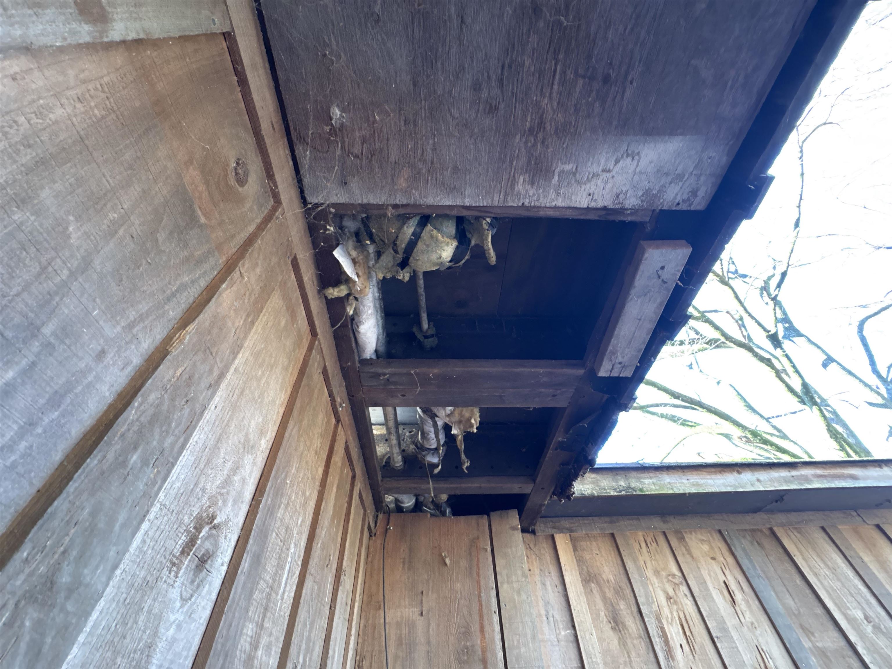 5091 Clinton Road Memphis, TN 38109 - Photo 22 of 34 a view of balcony with wooden floor