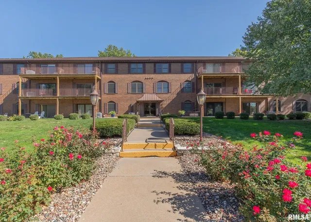 $160,000 | 1350 Kimberly Ridge Road, Unit 310, Bettendorf, IA 52722