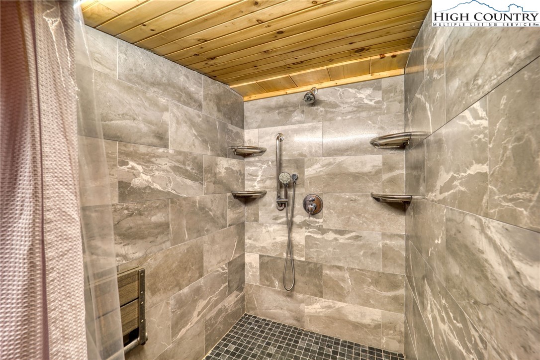 72 Arnett Road Banner Elk, NC 28604 - Photo 27 of 38 a bathroom with a shower