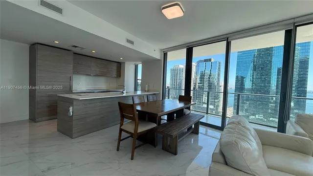 $5,900 | 1300 South Miami Avenue, Unit 2005, Miami, FL 33130