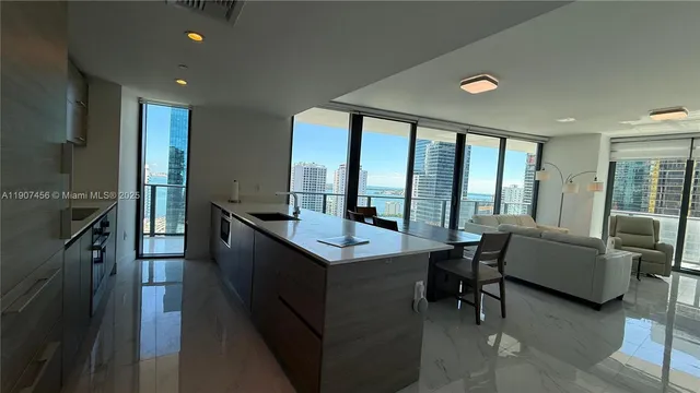 $5,900 | 1300 South Miami Avenue, Unit 2005, Miami, FL 33130