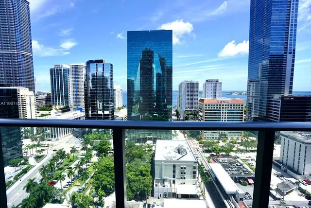 $5,900 | 1300 South Miami Avenue, Unit 2005, Miami, FL 33130