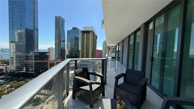 $5,900 | 1300 South Miami Avenue, Unit 2005, Miami, FL 33130