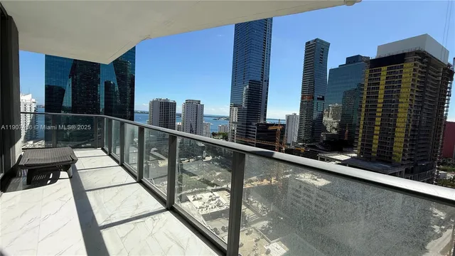 $5,900 | 1300 South Miami Avenue, Unit 2005, Miami, FL 33130