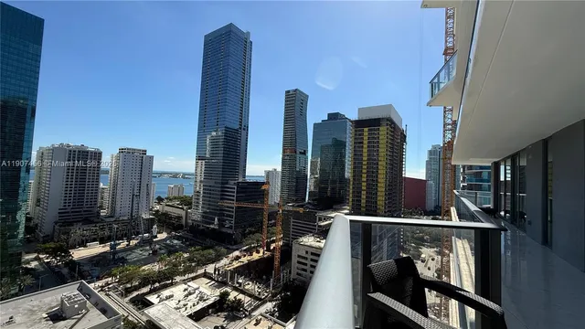 $5,900 | 1300 South Miami Avenue, Unit 2005, Miami, FL 33130