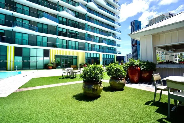 $5,900 | 1300 South Miami Avenue, Unit 2005, Miami, FL 33130