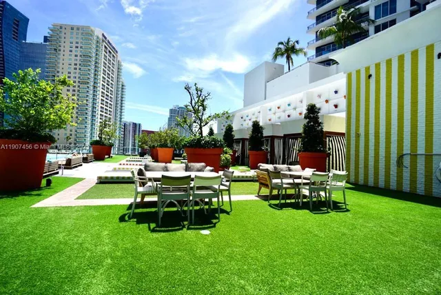 $5,900 | 1300 South Miami Avenue, Unit 2005, Miami, FL 33130