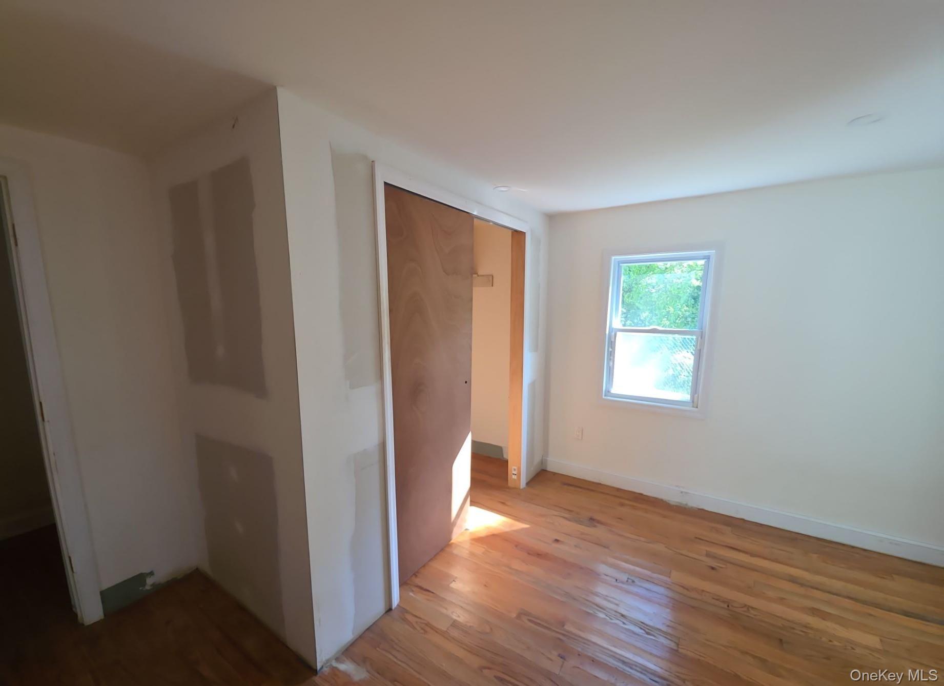 549 Woodbury Road Cold Spring Harbor, NY 11724 - Photo 18 of 29 Gallery Image 18