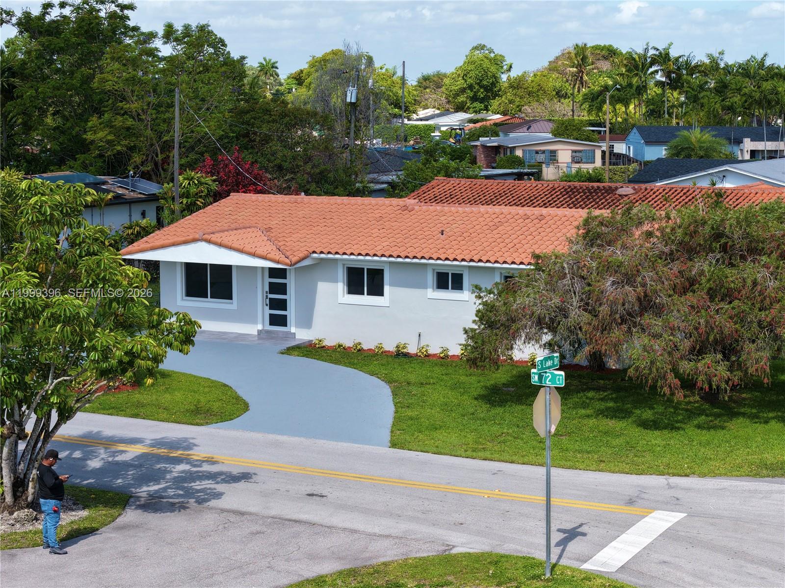 3250 Southwest 72nd Court Miami, FL 33143 - Photo 8 of 53