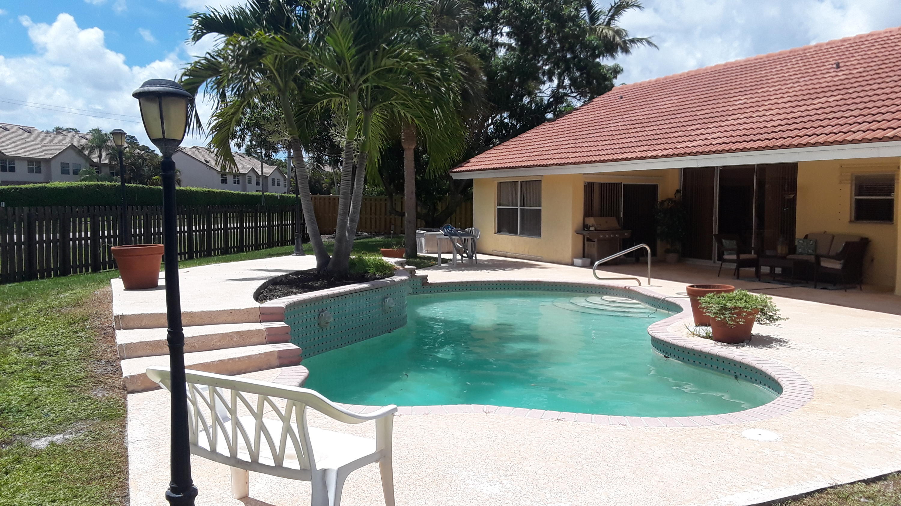 9549 Carousel Circle East Boca Raton, FL 33434 - Photo 23 of 28 pool