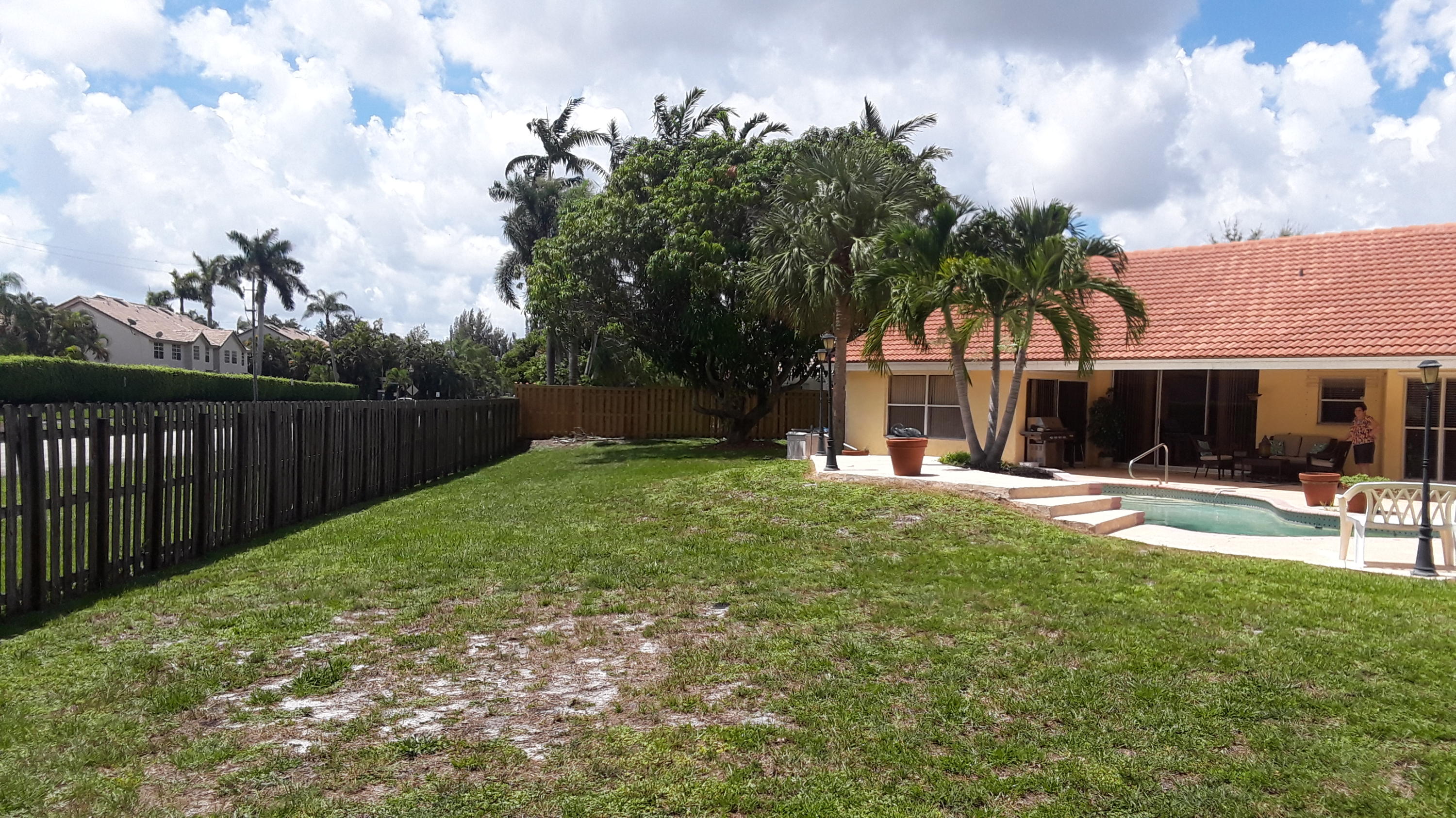 9549 Carousel Circle East Boca Raton, FL 33434 - Photo 24 of 28 yard