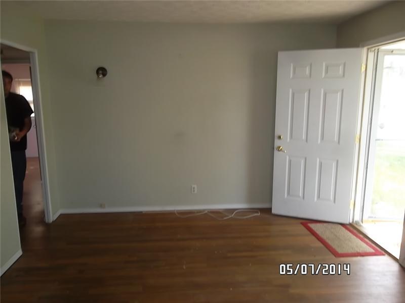 419 Rodney Street Brownsburg, IN 46112 - Photo 3 of 10
