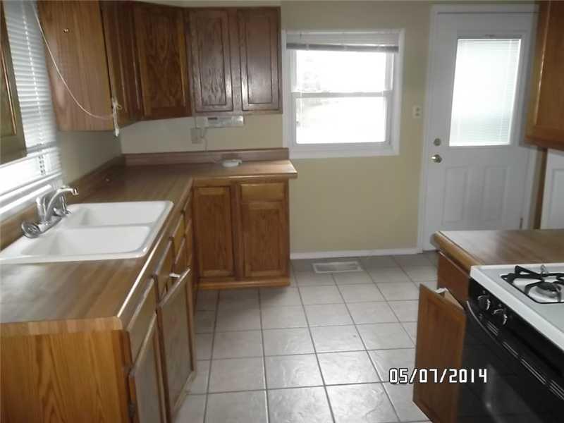 419 Rodney Street Brownsburg, IN 46112 - Photo 4 of 10