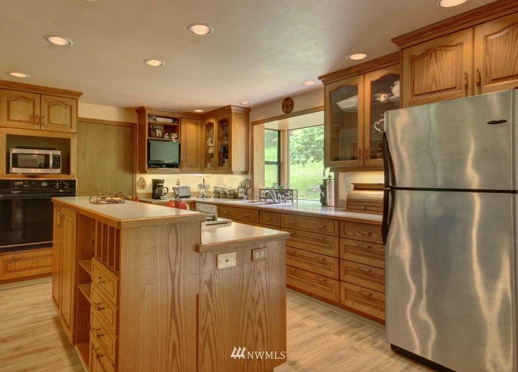 1415 Eagle Ridge Road Oak Harbor, WA 98277 - Photo 5 of 15 Gallery Image 5