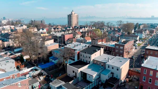 a picture of city view