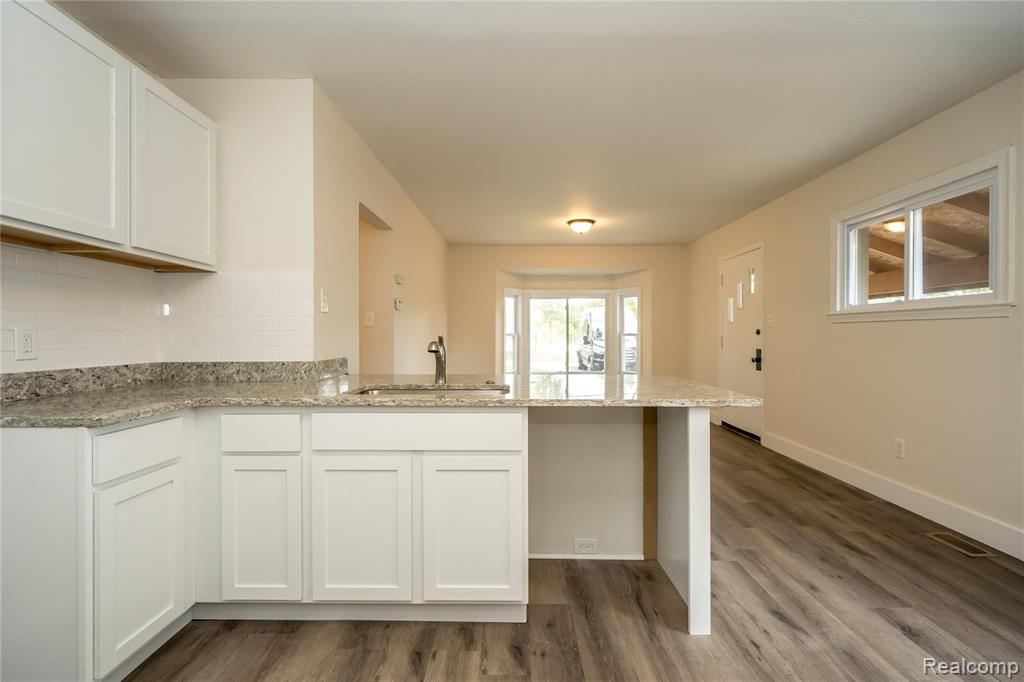 680 East Auburn Road Rochester Hills, MI 48307 - Photo 8 of 50