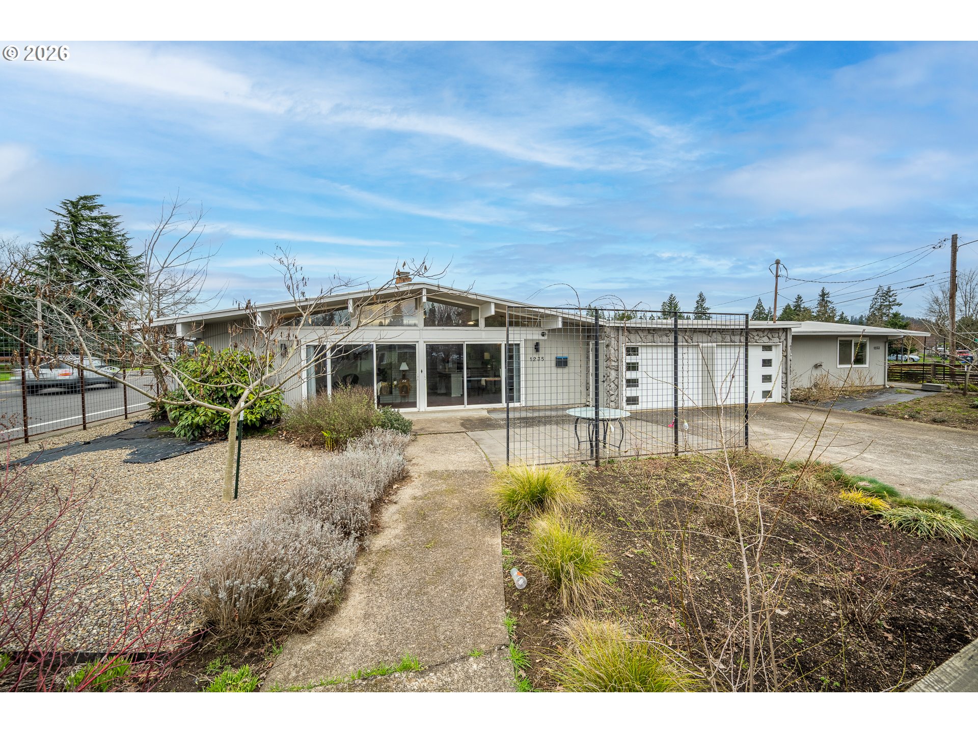 1233 1st Street Springfield, OR 97477 - Photo 2 of 44 Gallery Image 2