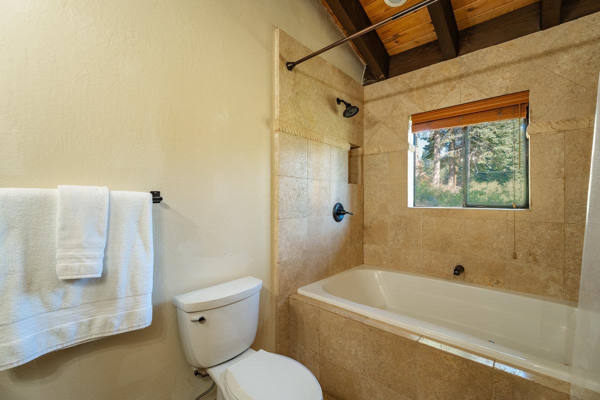 11030 Ski Slope Way Truckee, CA 96161 - Photo 13 of 28