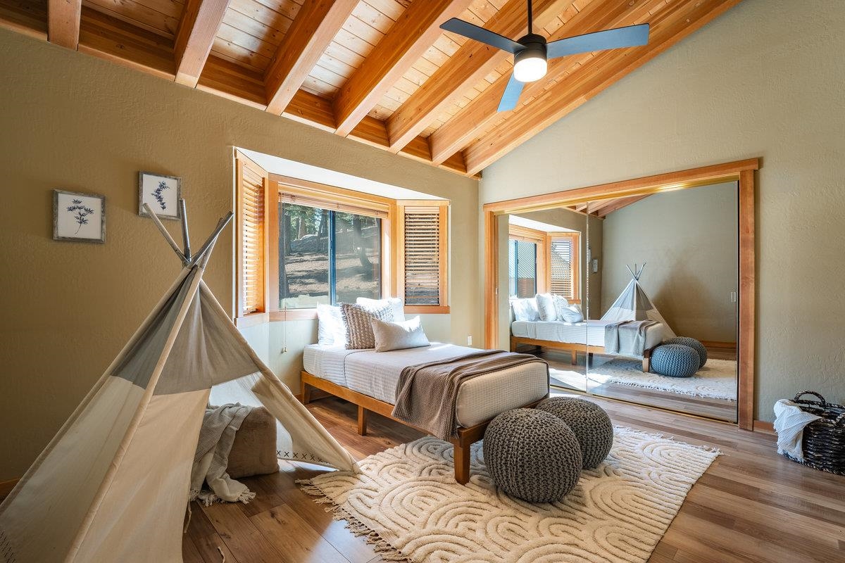 11030 Ski Slope Way Truckee, CA 96161 - Photo 14 of 28