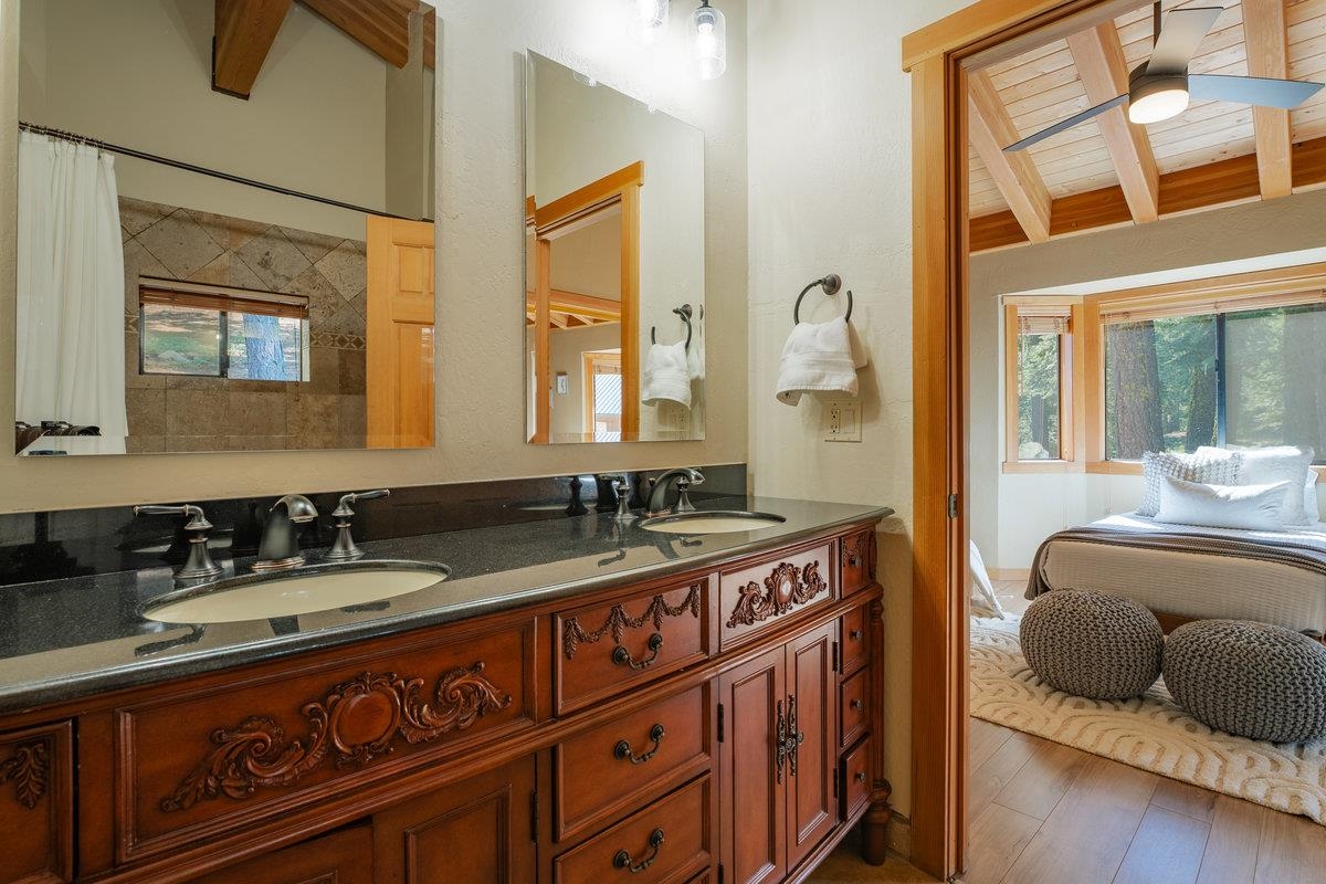 11030 Ski Slope Way Truckee, CA 96161 - Photo 15 of 28