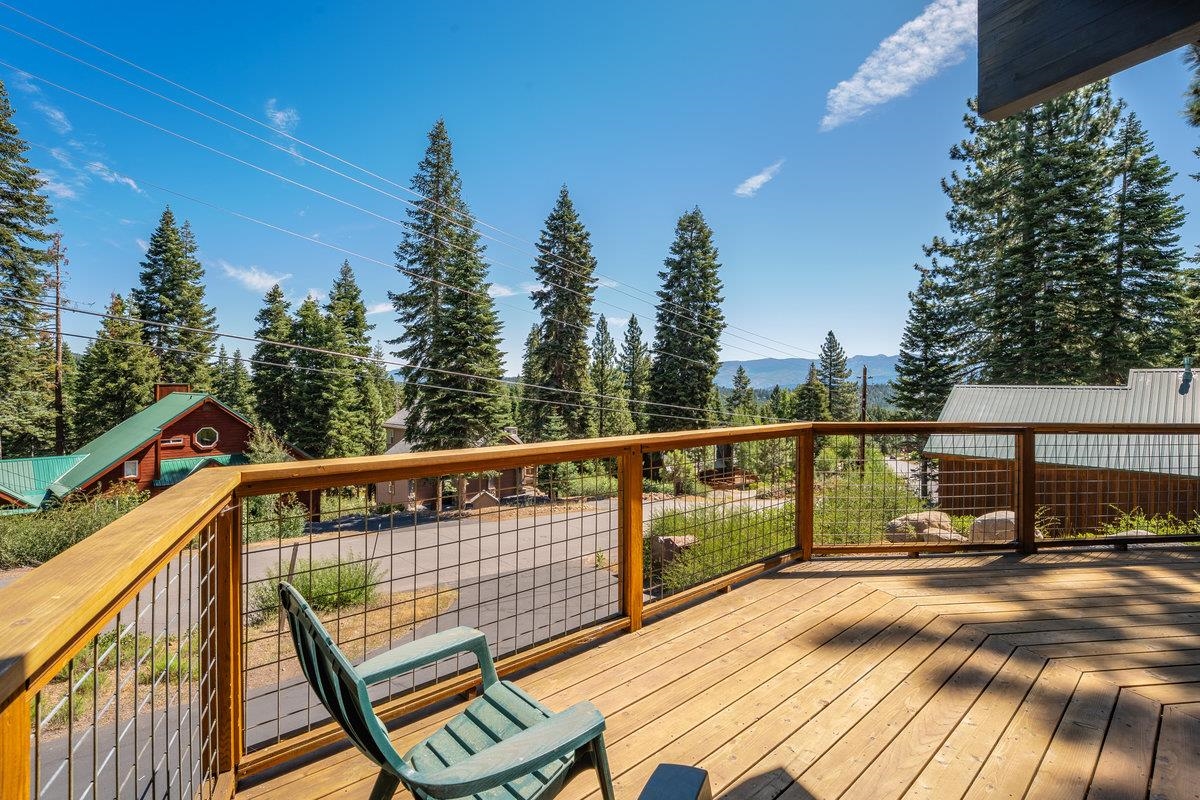 11030 Ski Slope Way Truckee, CA 96161 - Photo 24 of 28