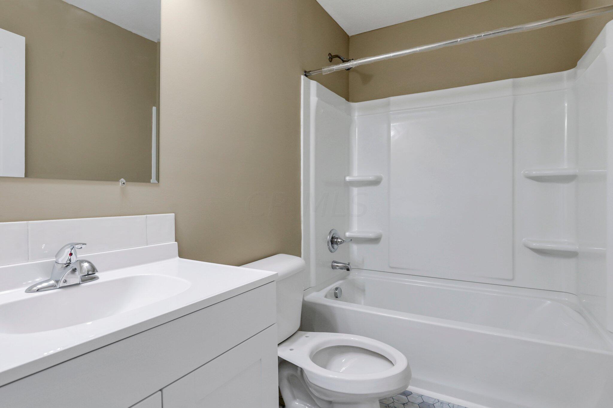 2797 McGuffey Road Columbus, OH 43211 - Photo 22 of 28 27-web-or-mls-0N4A1602