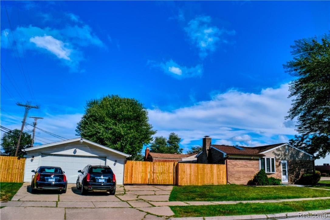 18115 15 Mile Road Clinton Township, MI 48035 - Photo 19 of 21 15 Mile Front Side.jpg