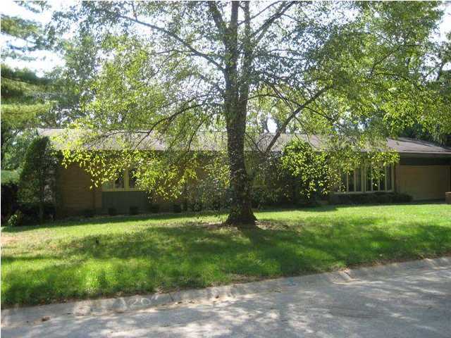 1126 Rostrevor Circle Louisville, KY 40205 - Photo 1 of 1 Primary Photo