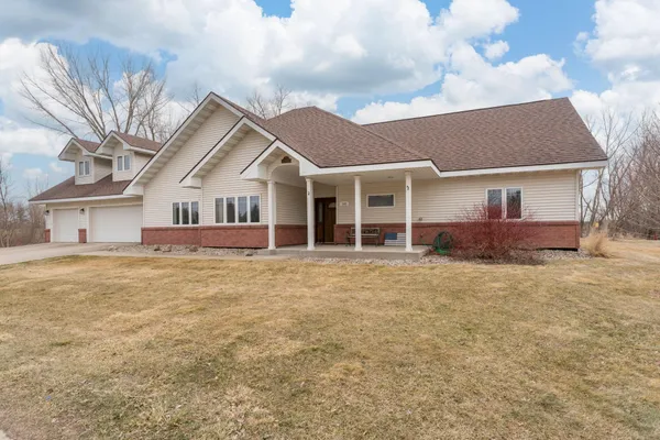 $415,000 | 101 Shoreview Drive, Elysian, MN 56028