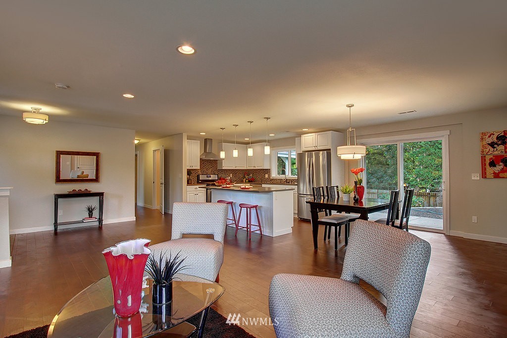 9622 234th Street Southwest Edmonds, WA 98020 - Photo 8 of 18 Gallery Image 8