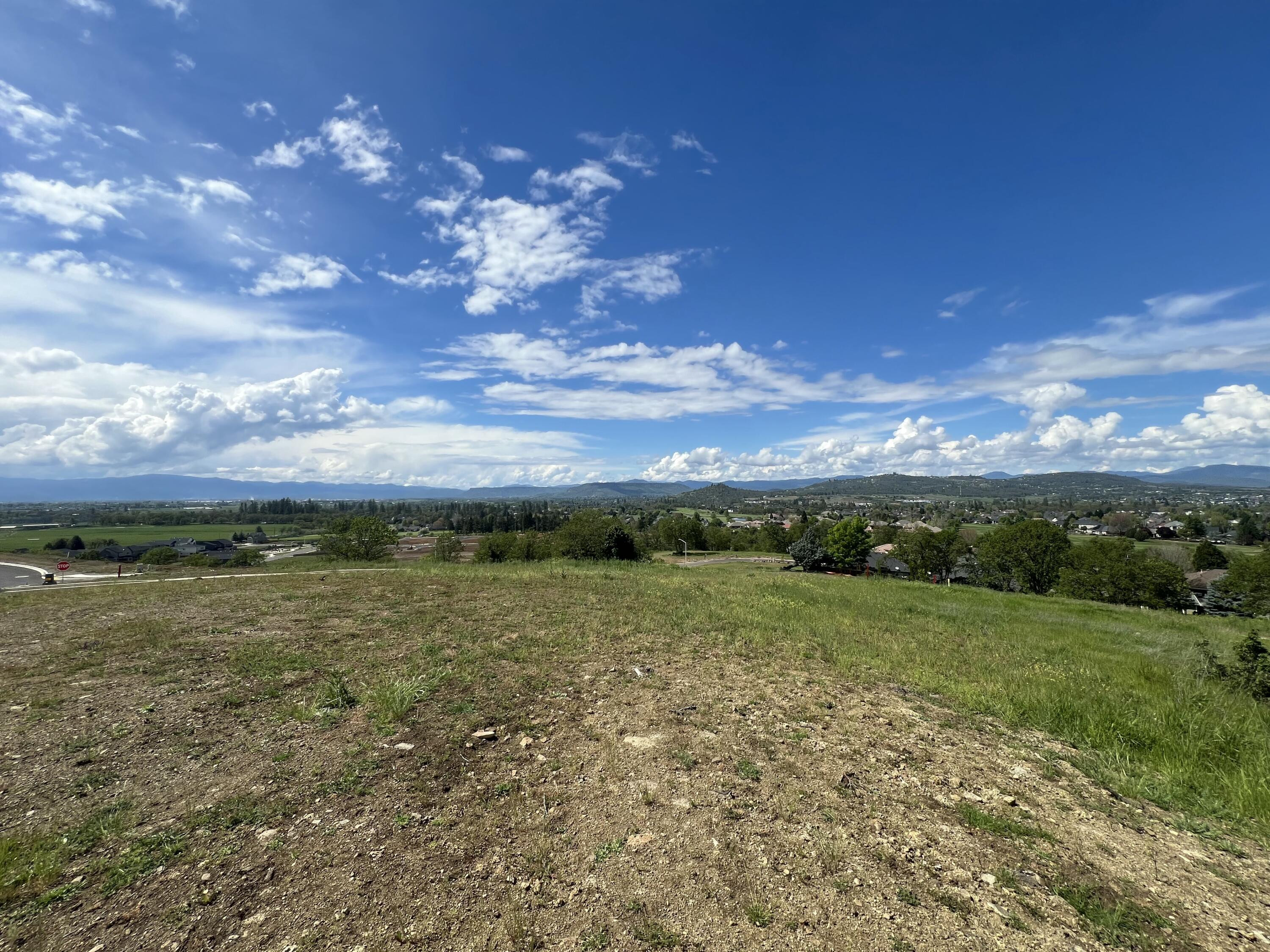 461 Pinnacle Ridge, Unit 94 Eagle Point, OR 97524 - Photo 3 of 9