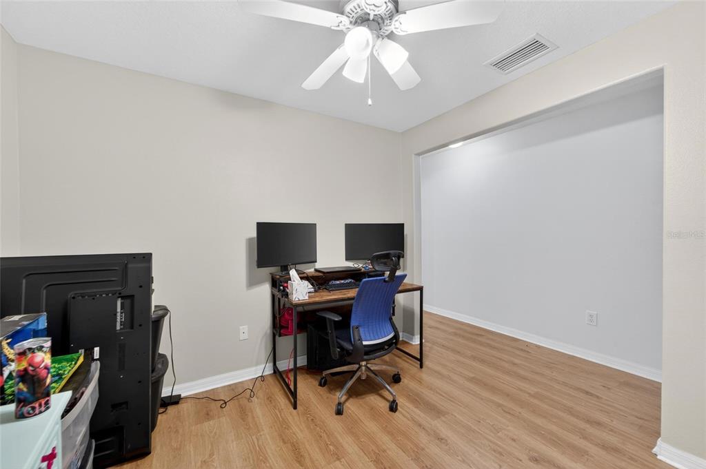 37604 Aaralyn Road Zephyrhills, FL 33542 - Photo 25 of 40 Gallery Image 25