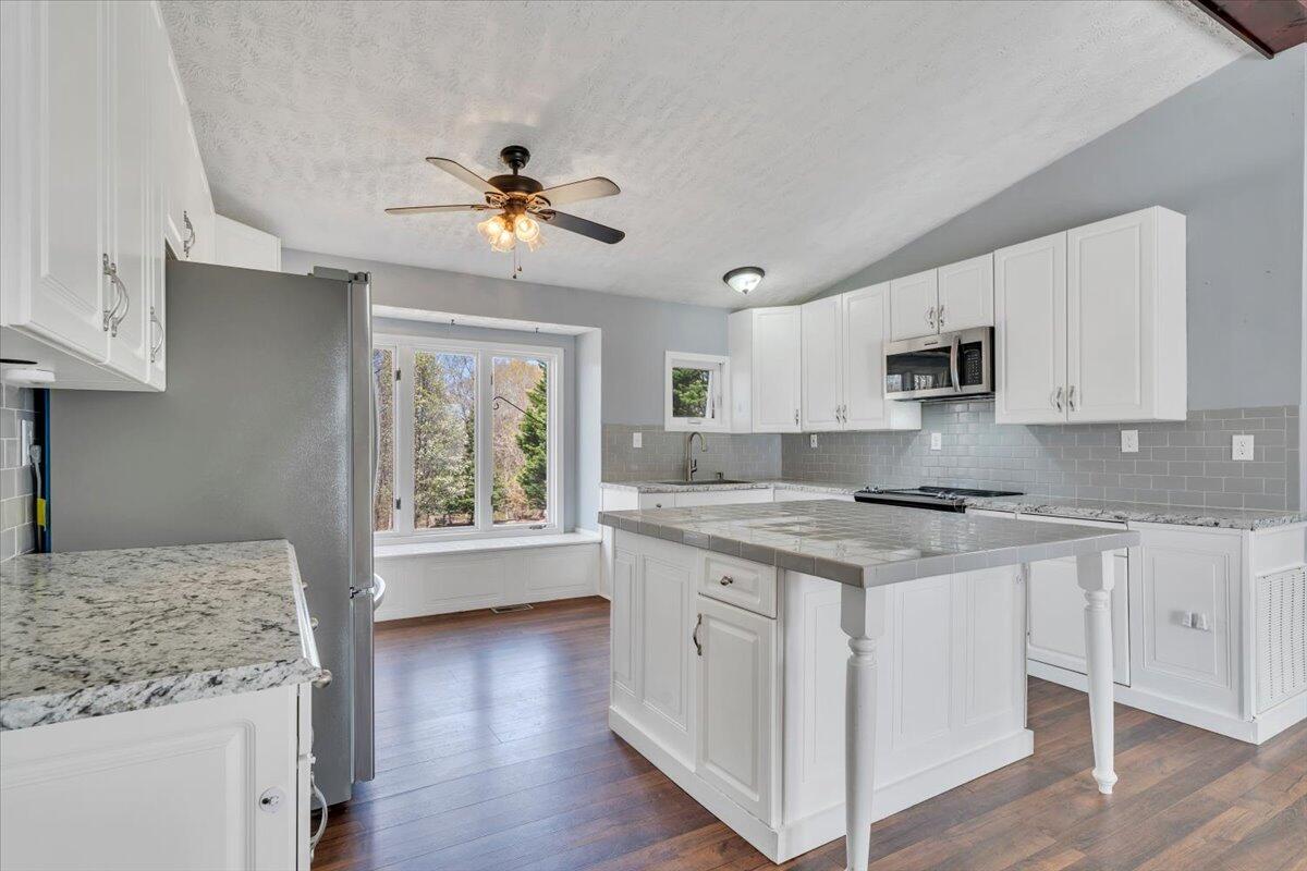 80 Walnut Landing Circle Hardy, VA 24101 - Photo 13 of 53 17-MIB02958