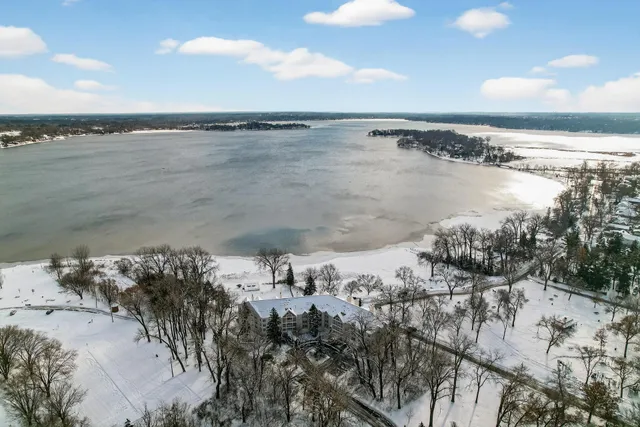 $549,000 | 5009 Lake Avenue, Unit 201, White Bear Lake, MN 55110