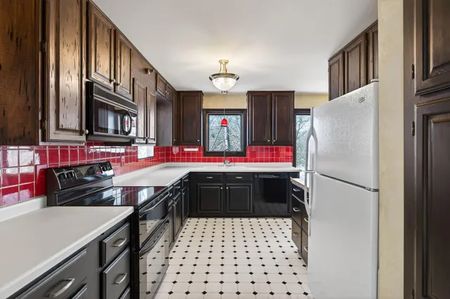 $549,000 | 5009 Lake Avenue, Unit 201, White Bear Lake, MN 55110