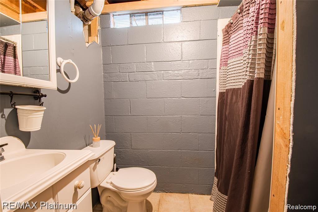 119 East River Road Flushing, MI 48433 - Photo 22 of 29