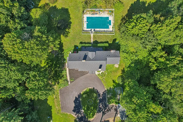 $1,320,000 | 328 Blackstrap Road, Falmouth, ME 04105