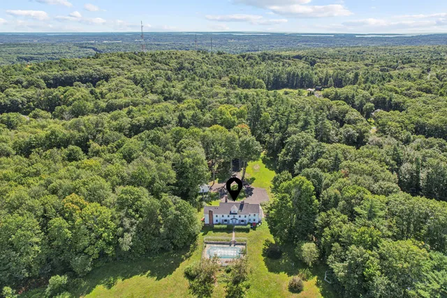 $1,320,000 | 328 Blackstrap Road, Falmouth, ME 04105