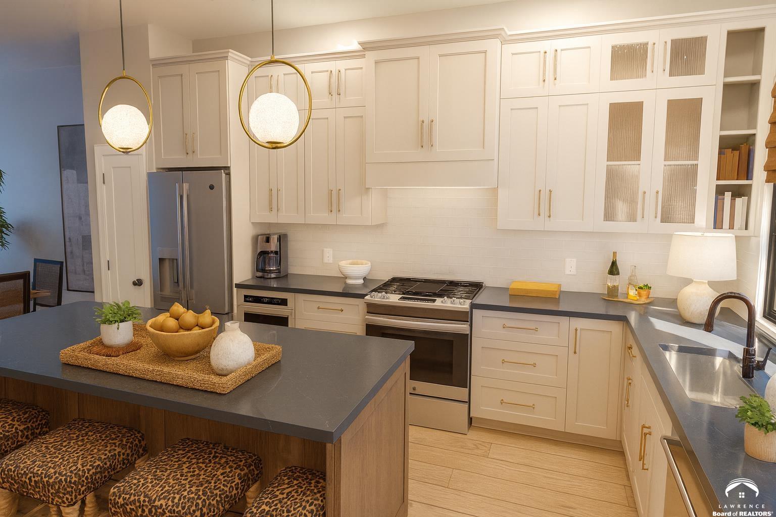 705 Rhode Island Street, Unit E Lawrence, KS 66044 - Photo 6 of 11